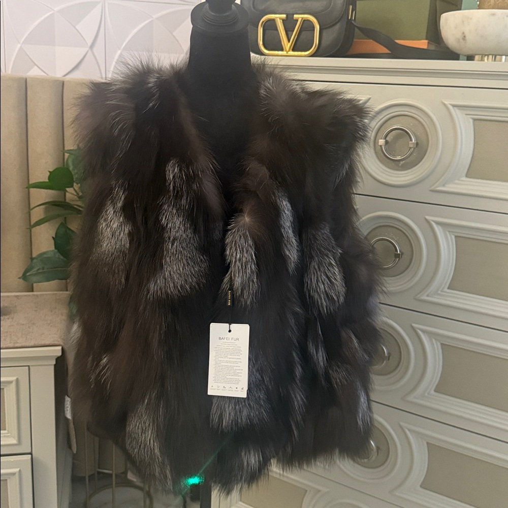 Luxurious Dark Brown Silver-Tip Fur Vest